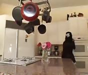 Mucama de gran culazo con bragas rasgadas